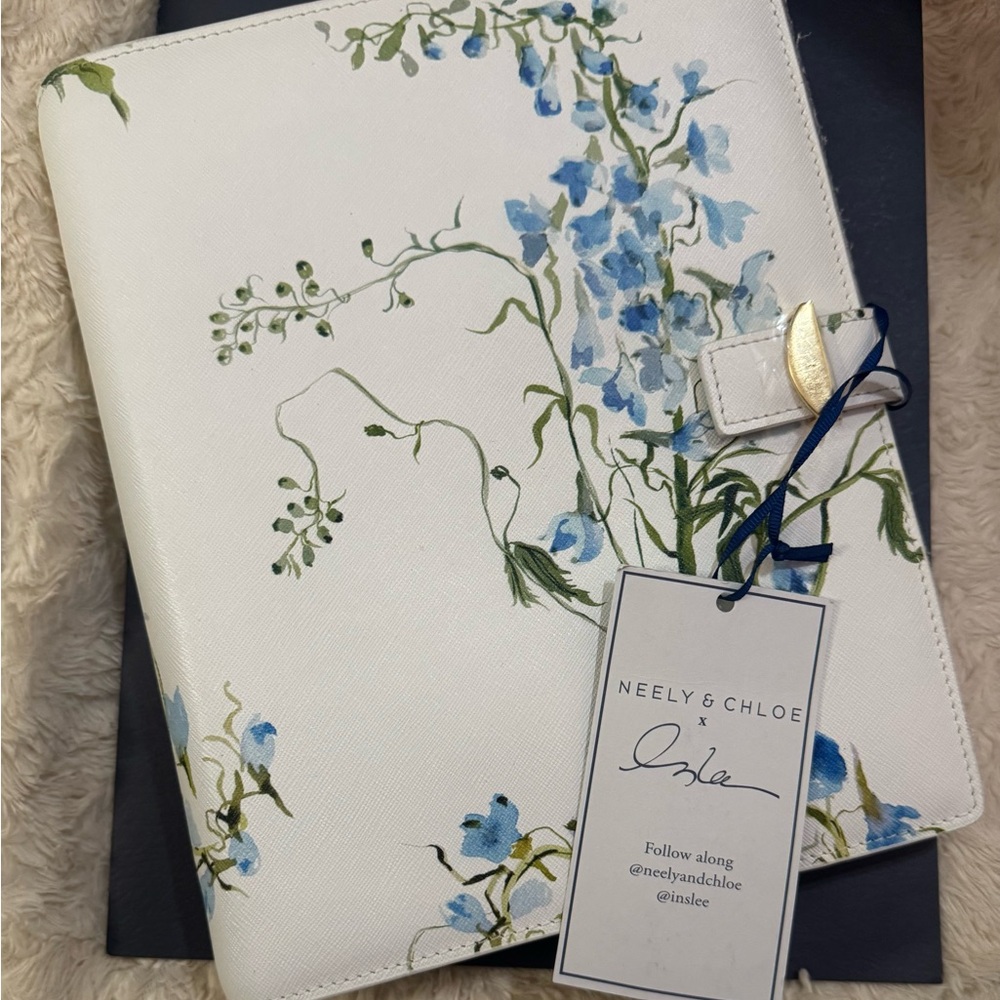 Neely & Chloe floral day planner